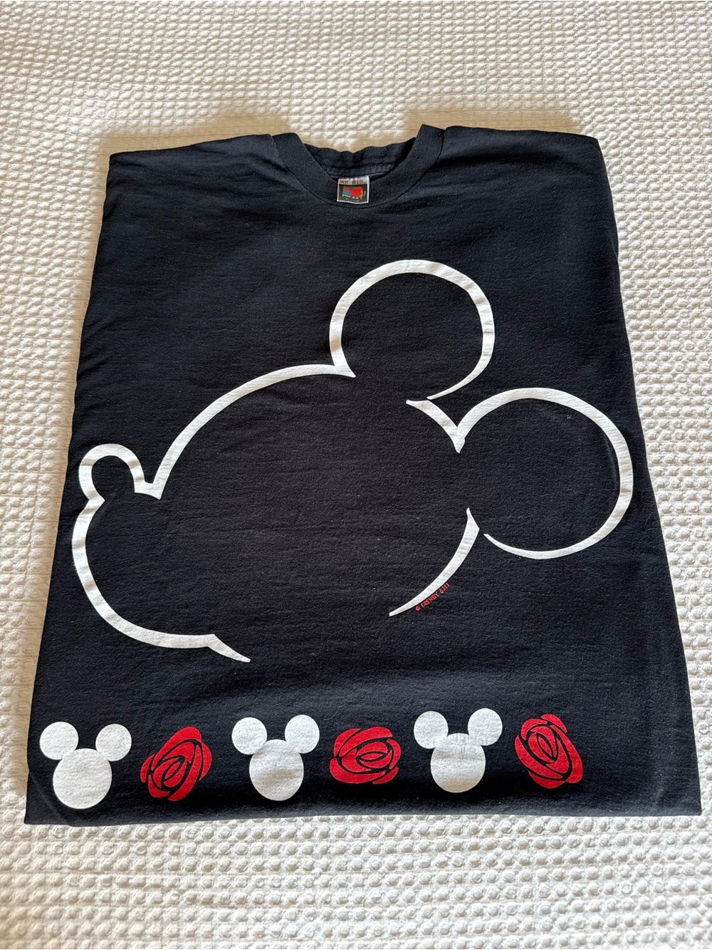 Vintage 1990s Mickey Mouse Valentines Day Red Rose Tee Single Stitched tagged OS